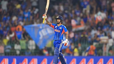 இஷான் கிஷன் அதிரடி; பாகிஸ்தானுக்கு 176 ரன்கள் இலக்கு நிர்ணயித்த இந்தியா!