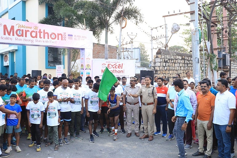 எக்ஸல் கல்லூரி சாா்பில் மாரத்தான்