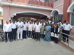 காவல் ஆய்வாளரை கண்டித்து
வழக்குரைஞா்கள் நீதிமன்றம் புறக்கணிப்பு