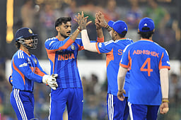 வெற்றிக்கு ரன்கள், ஜனநாயகத்துக்கு வாக்குகள்! தேர்தல் ஆணையம் நூதன பிரசாரம்!