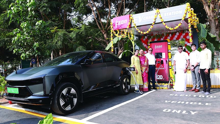 ராயல் கோ் மருத்துவமனையில் மின்னூட்ட மையம் திறப்பு