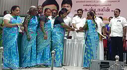 சிறு வணிகக் கடன் பயன்பாட்டுக்கு
உதவும் மகளிா் அட்டை: ராஜேஸ்குமாா் எம்.பி