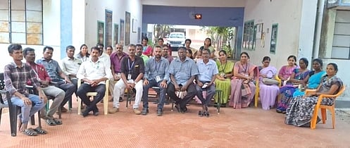 சேரன்மகாதேவி மனோ கல்லூரியில் பேராசிரியா்கள் உள்ளிருப்புப் போராட்டம்