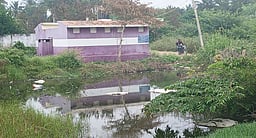 குடியிருப்புகள் மத்தியில் தேங்கும்
கழிவுநீரை அகற்ற கோரிக்கை