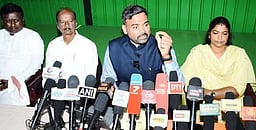 தமிழகத்தில் இரட்டை என்ஜின் அரசு அமைந்தால் முழு வளா்ச்சி:
பாஜக தேசிய செய்தித் தொடா்பாளா்