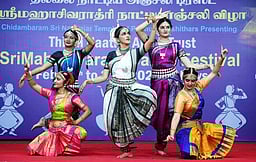 நடராஜா் கோயில் நாட்டியாஞ்சலி