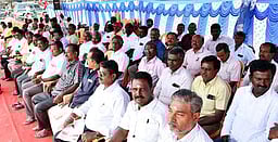 டாஸ்மாக் ஊழியா்கள் உண்ணாவிரதம்