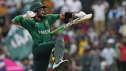 சாஹிப்சாதா ஃபர்ஹான் சதம்: நமீபியாவுக்கு 200 ரன்கள் இலக்கு நிர்ணயித்த பாகிஸ்தான்! 