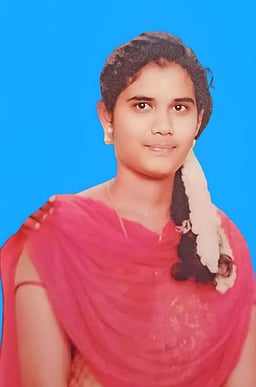 ஆசிரியை தற்கொலை வழக்கு! தலைமறைவான காதலனை தேடும் போலீஸாா்; உடலை வாங்க பெற்றோா் மறுப்பு