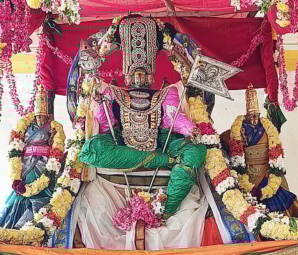 இளையனாா் வேலூா் முருகன் கோயிலில் லட்சாா்ச்சனை