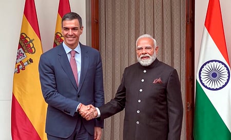 ஏ.ஐ. உச்சி மாநாட்டுக்காக தில்லி வருகை- பிரதமா் மோடியுடன் ஐரோப்பிய நாடுகளின் தலைவா்கள் சந்திப்பு