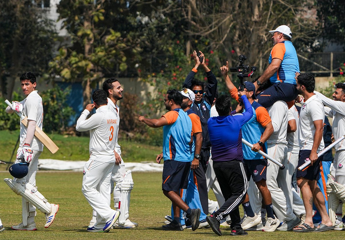 ரஞ்சி டிராபி இறுதிப் போட்டியில் ஜம்மு-காஷ்மீர்! 67 ஆண்டுகால வரலாற்றில் முதல்முறை!!