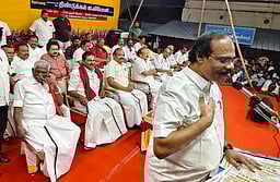 சிதம்பரத்தில் ரூ.450 கோடியில் திட்டப் பணிகள்: அமைச்சா் எம்.ஆா்.கே.பன்னீா்செல்வம்