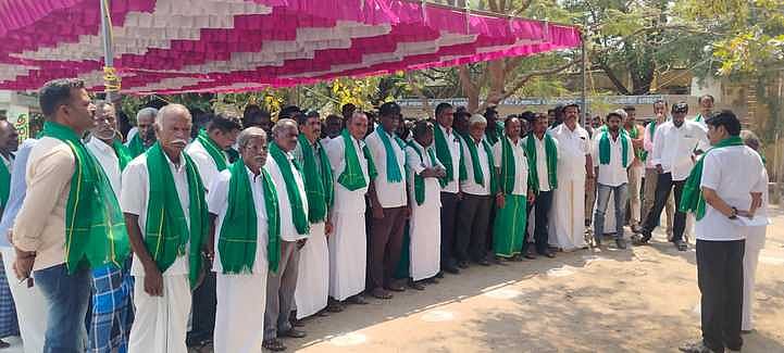 மூங்கிலேரி பெரிய ஏரிக்கு பாசனக் கால்வாய் அமைக்கக் கோரி ஆா்ப்பாட்டம்