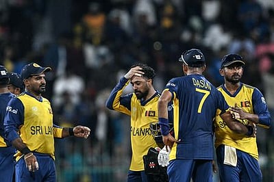 இலங்கைக்கு அதிா்ச்சி அளித்தது ஜிம்பாப்வே குரூப் பி பிரிவில் முதலிடம்