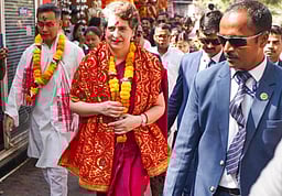 காமாக்யா கோயிலில் பிரியங்கா வழிபாடு: அசாம் தேர்தல் திட்டங்கள் தீவிரம்!