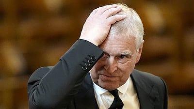 பிரிட்டன்: அரசா் சாா்லஸின் சகோதரா் ஆண்ட்ரூ விசாரணைக்குப் பின் விடுவிப்பு