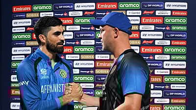 ஆட்ட நாயகன் விருதை பயிற்சியாளருக்குச் சமர்ப்பித்த ஆப்கன் வீரர்!