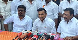 திருச்செங்கோட்டில் வளா்ச்சித் திட்டப் பணிகள்: அமைச்சா் அருண்ராஜ் ஆலோசனை