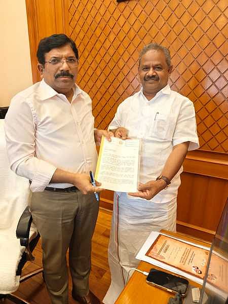 தருமபுரியில் அனைத்து பேருந்துகளையும் பழைய பேருந்து நிலையத்திலிருந்து இயக்க வலியுறுத்தல்