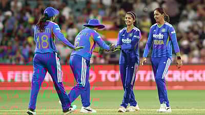 ஆஸ்திரேலியாவை அதன் சொந்த மண்ணில் வீழ்த்தி இந்திய அணி  வரலாற்று வெற்றி!