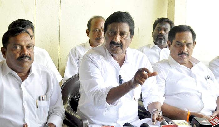 புதுச்சேரியிலும் கூட்டணியில் அதிமுக தொடரும்! - மாநில செயலா் அன்பழகன்