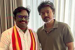 த.வெ.க.வில் இணைந்த முன்னாள் பேரவைத் தலைவர் மகன்!