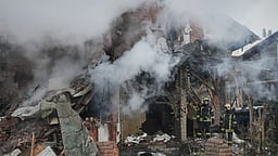 உக்ரைன் தலைநகா் மீது ரஷியா ஏவுகணை, ட்ரோன் தாக்குதல்: ஒருவா் பலி