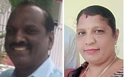 மொபெட் மீது காா் மோதல்: ஆசிரியா் தம்பதி உயிரிழப்பு