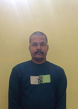 நகைக் கடை ஊழியரைத் தாக்கி
ரூ.41 லட்சம் பறித்த வழக்கு: 3 போ் கைது