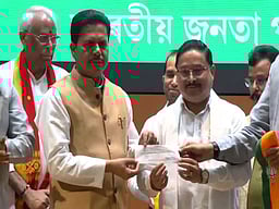 பாஜகவில் இணைந்த அசாம் காங்கிரஸ் முன்னாள் மாநிலத் தலைவர்! 