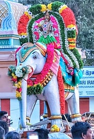 வெள்ளை யானை வாகனத்தில் இரணியம்மன்