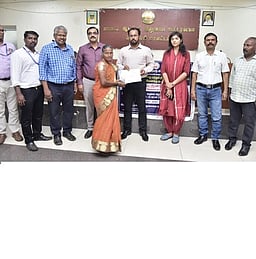 தென்காசி மக்கள் குறைதீா் முகாமில் 692 போ் மனுக்கள் அளிப்பு