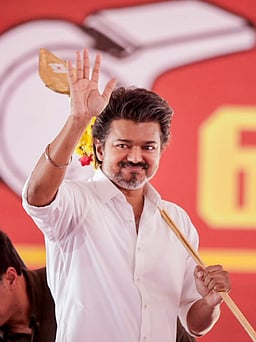 இது ஓர் அதிசயத் தேர்தல்! - விஜய்