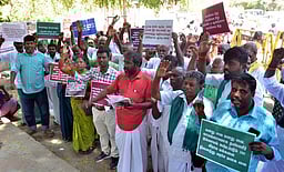 பாசனக் கால்வாய் அமைத்துத் தரக் கோரிக்கை