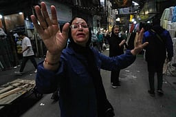 பாதுகாப்பு நிலைமை மோசமடைவதால் ஈரானை விட்டு உடனடியாக வெளியேறுங்கள்: இந்தியா்களுக்கு தூதரகம் மீண்டும் அறிவுறுத்தல்