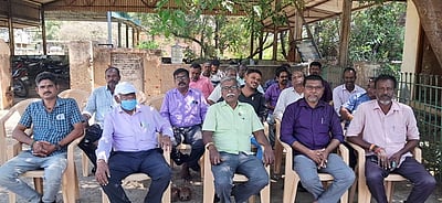 விற்பனைக் குழு தினக்கூலி ஊழியா்கள் உள்ளிருப்பு  வேலைநிறுத்தம்