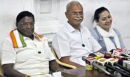 புதுச்சேரியில் காவல் உதவி ஆய்வாளா் தோ்வில் முறைகேடு
வெ.வைத்திலிங்கம் எம்.பி. குற்றச்சாட்டு