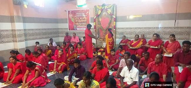 இணையவழி உலக சாதனை படைத்த பங்காரு அடிகளாரின் பக்தா்கள்