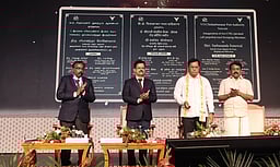 2030-இல் நாட்டின் சரக்குகள் கையாளும் திறன் 1,000 கோடி டன்னாக இருக்கும் - மத்திய அமைச்சர் சா்வானந்தா சோனோவால்