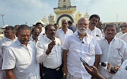 ‘கன்னியாகுமரியில் 40 ஆண்டுகள் வணிகம் செய்யும் வியாபாரிகளின் கடைகளை மாற்றக் கூடாது’