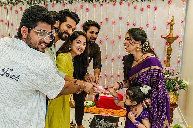 அய்யனார் துணை குழுவினருடன் தீப்தி கபில்