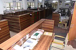 வருவாய்த்துறை சங்கங்களின் கூட்டமைப்பினா் காலவரையற்ற வேலை நிறுத்தப் போராட்டம்