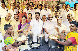 ஜெயலலிதா பிறந்த நாள்: அதிமுகவினா் மரியாதை