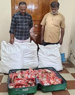 புகையிலைப் பொருள்கள் 
பறிமுதல்: இருவா் கைது