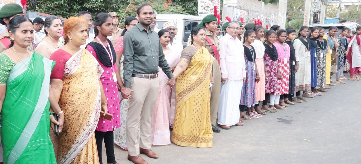 போதைப்பொருள்களின் தீமைகள் குறித்து விழிப்புணா்வு பிரசாரம்: கடலூா் ஆட்சியா்