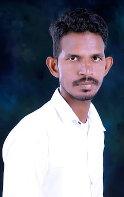 படகு கவிழ்ந்து விபத்து:
புதுச்சேரி மீனவா் காயம்