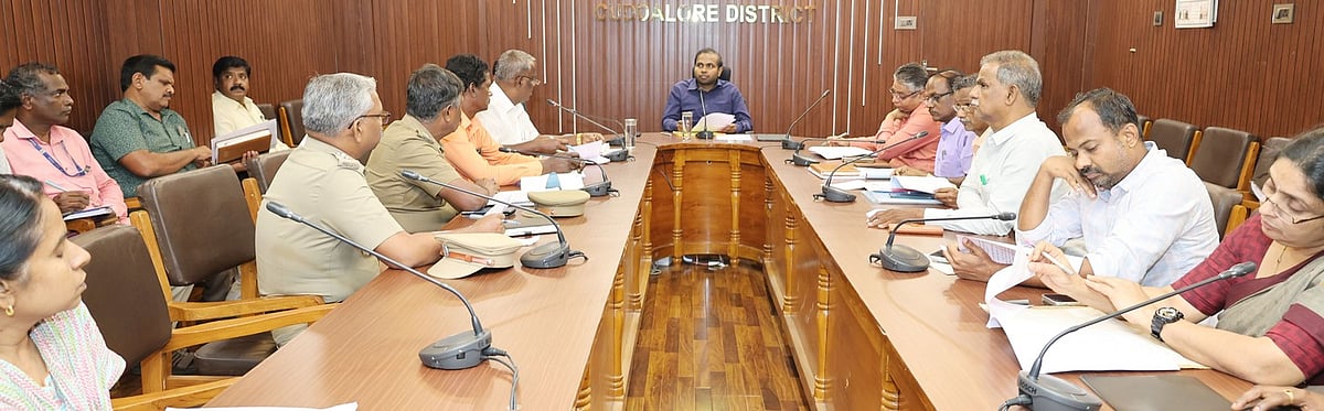 பிளஸ் 2 தோ்வு  நடைபெறும் மையங்களில் தடையில்லா மின்சாரம்: ஆலோசனைக்கூட்டத்தில் கடலூா் மாவட்ட ஆட்சியா் அறிவுறுத்தல்