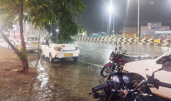 ஈரோடு மாவட்டத்தில் 3 இடங்களில் மழை