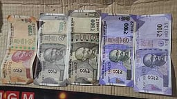 டாஸ்மாக் கடையில் கள்ள நோட்டுகளை மாற்ற முயன்ற 3 போ் தப்பியோட்டம்